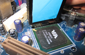 散(sàn)熱矽膠片