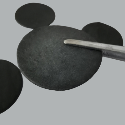 碳纖維導熱墊(nian)片