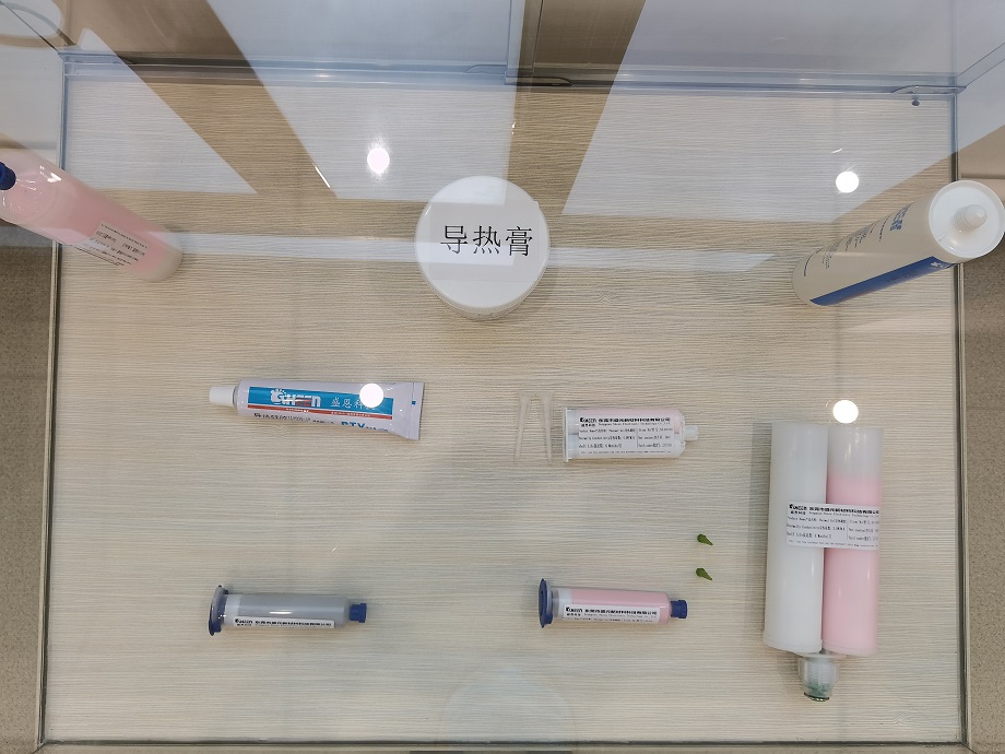 産品(pin)展示.jpg