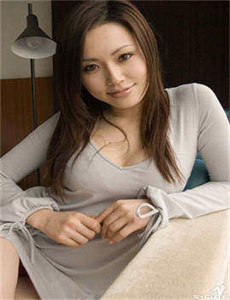 《人妻少妇偷人无码精品AV-挪威的森林截了一段3分钟》